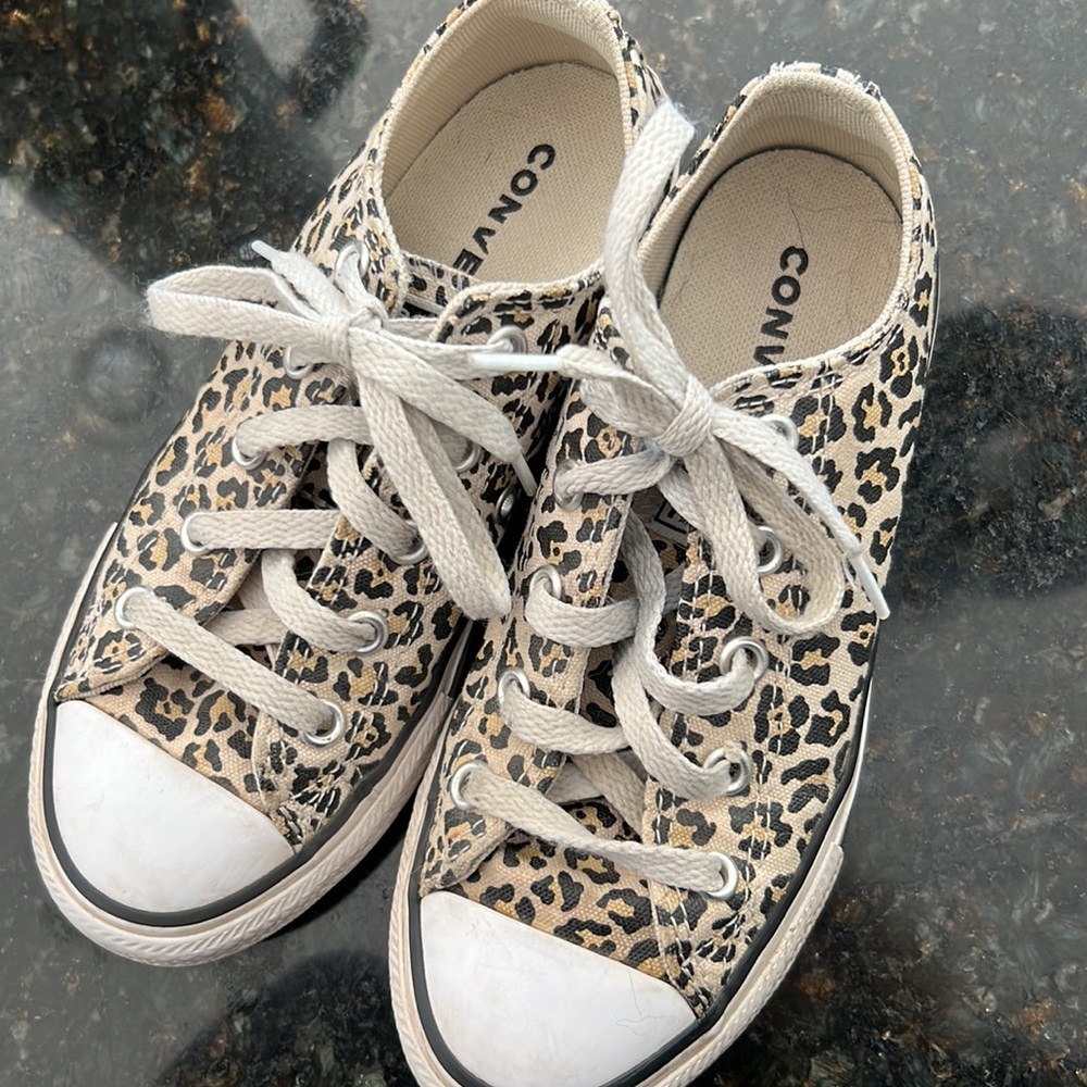 Converse - Picture 2 of 5